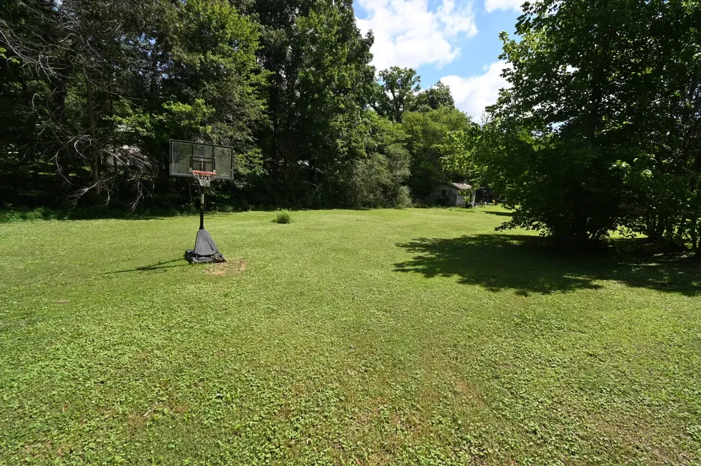 65 Glen Rich Drive Parsons TN 38363
