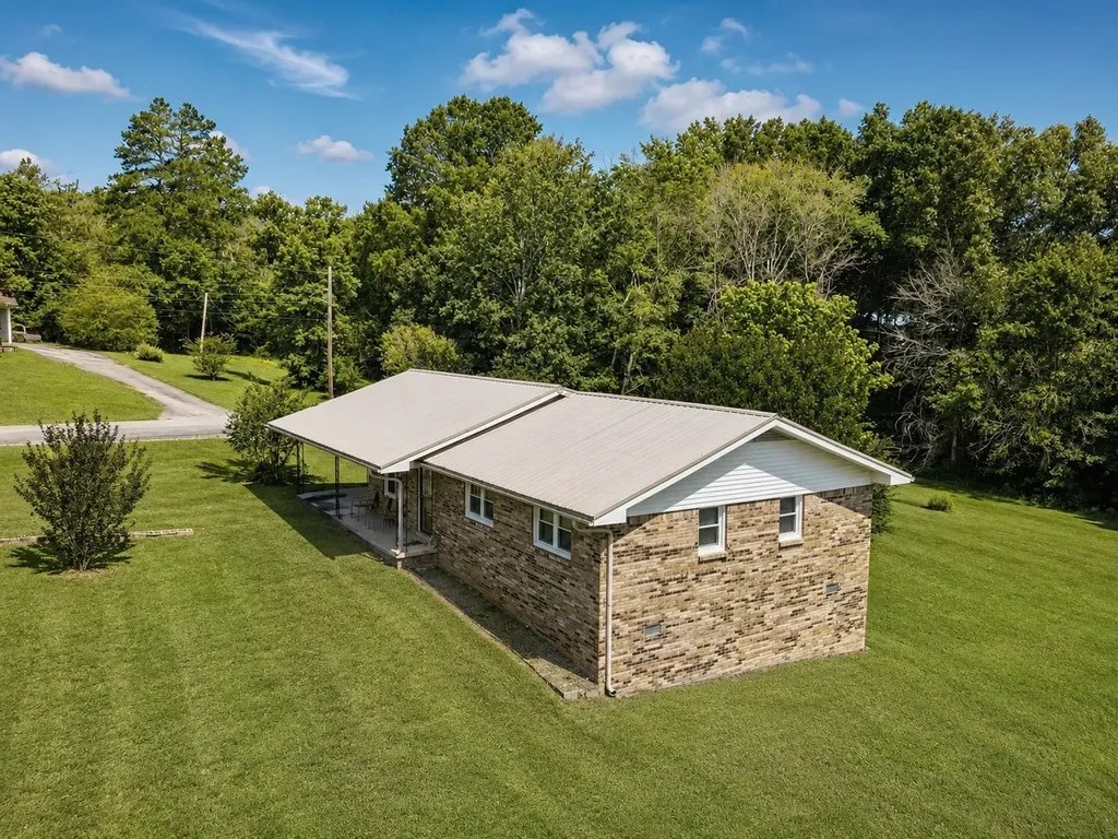 65 Glen Rich Drive Parsons TN 38363