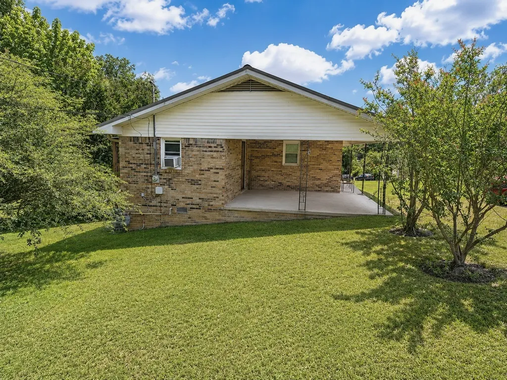 65 Glen Rich Drive Parsons TN 38363