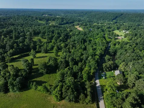 8 Shiloh Canaan Road Palmyra TN 37142