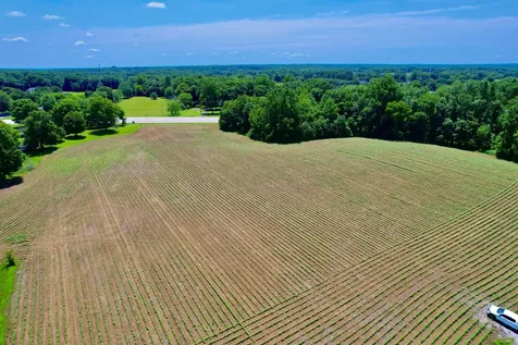 20 Lambs Ferry Road Leoma TN 38468