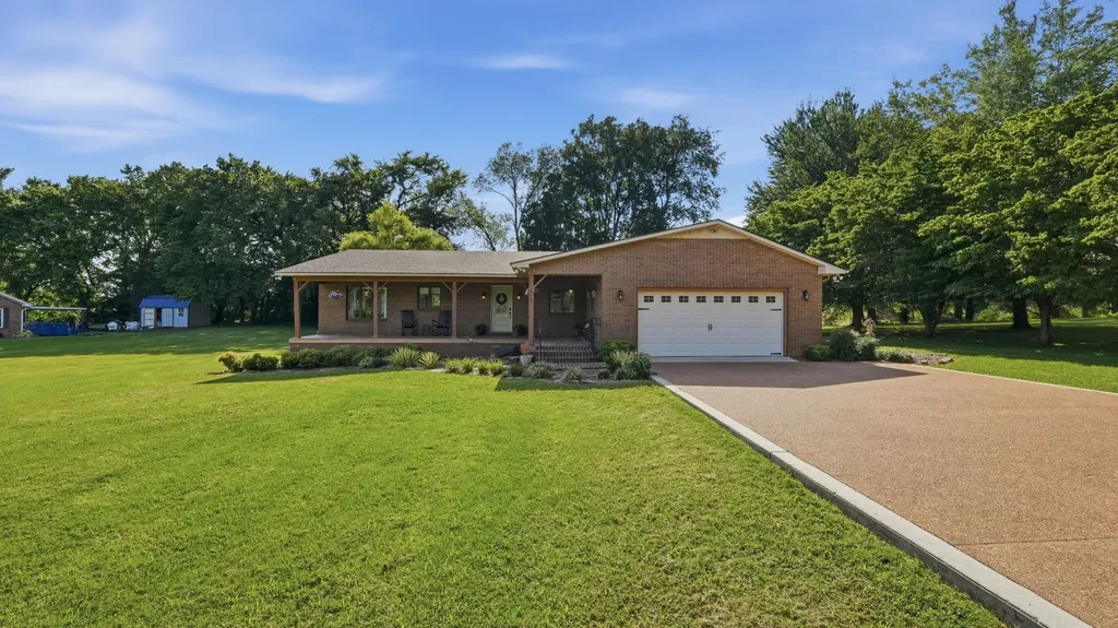 715 Anderson Street Cowan TN 37318