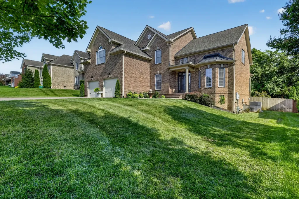 2006 Lincoln Road Spring Hill TN 37174