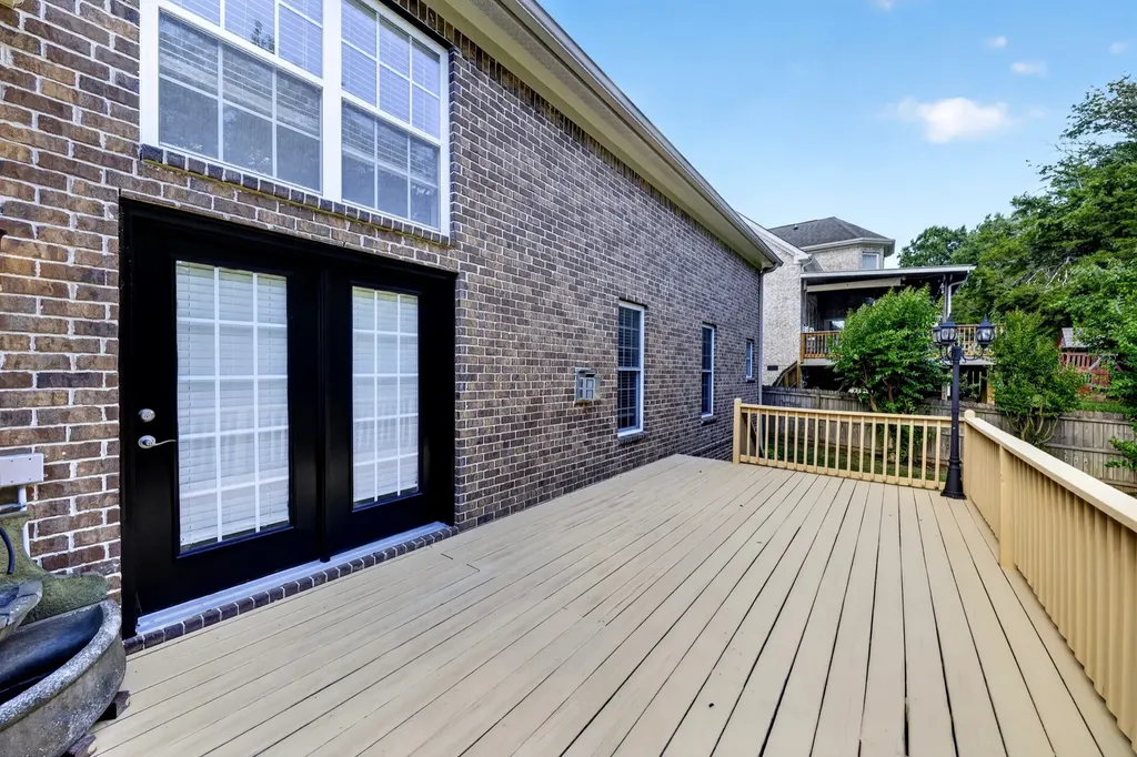 2006 Lincoln Road Spring Hill TN 37174