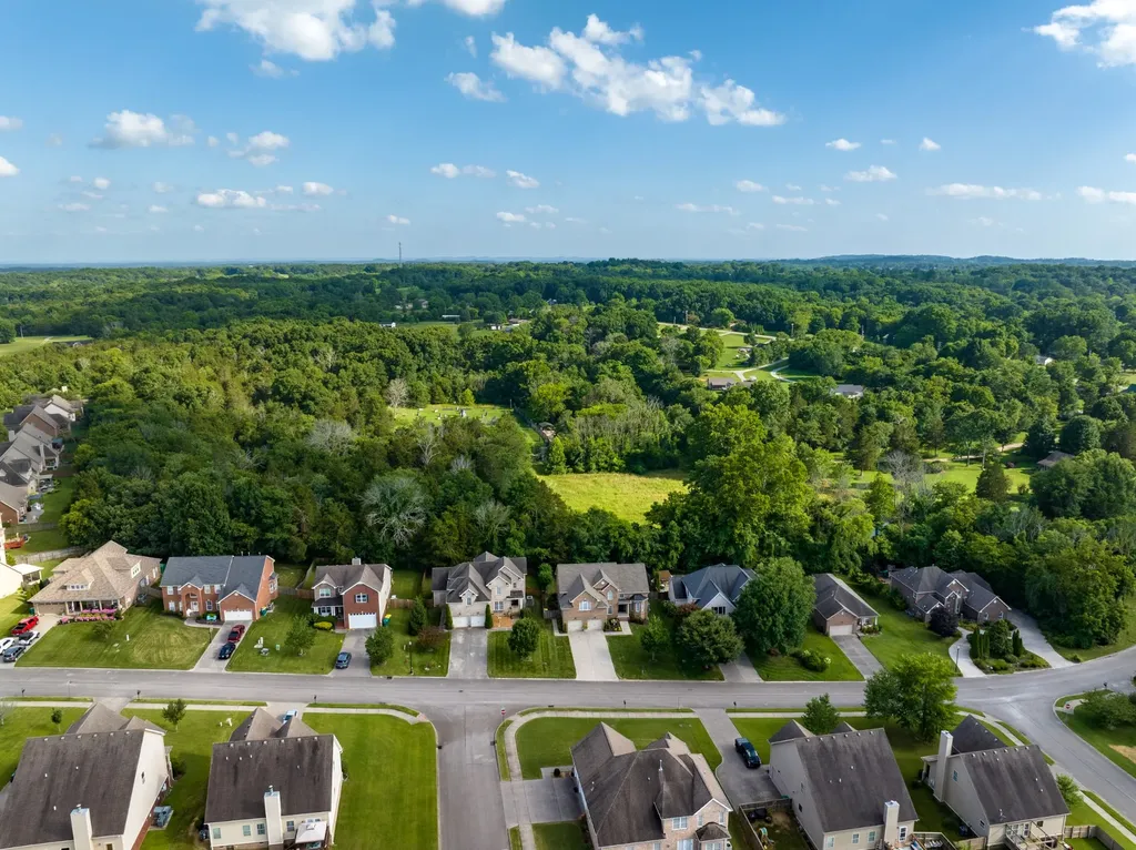 2006 Lincoln Road Spring Hill TN 37174