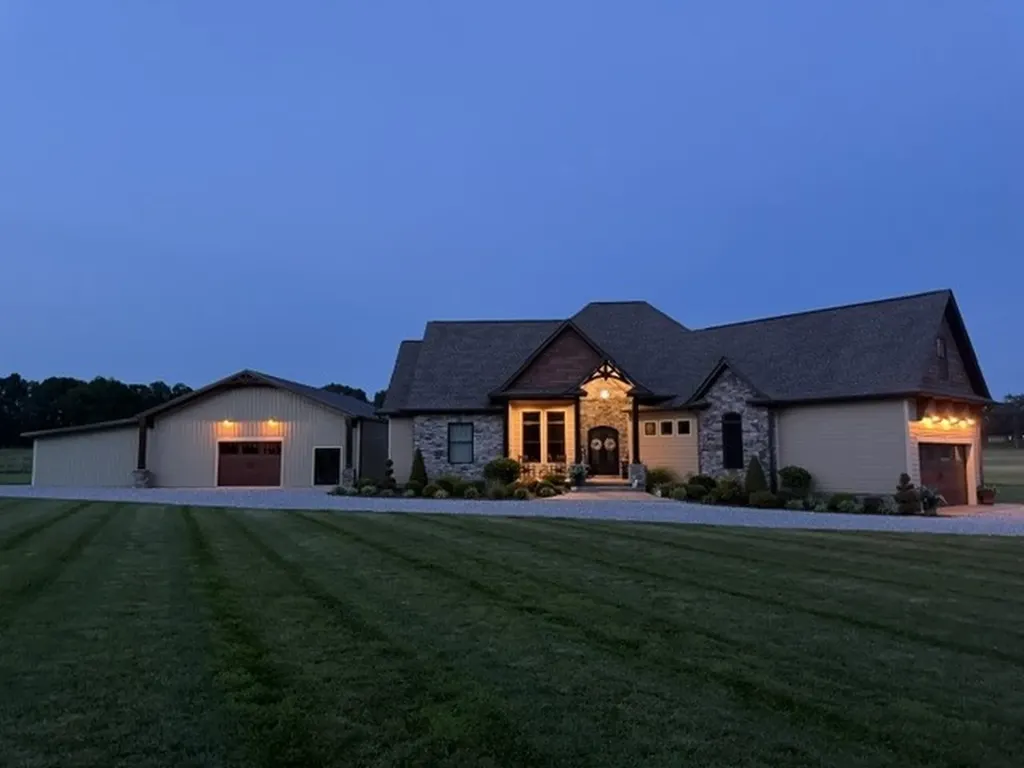 1261 Highway 48, S Dickson TN 37055