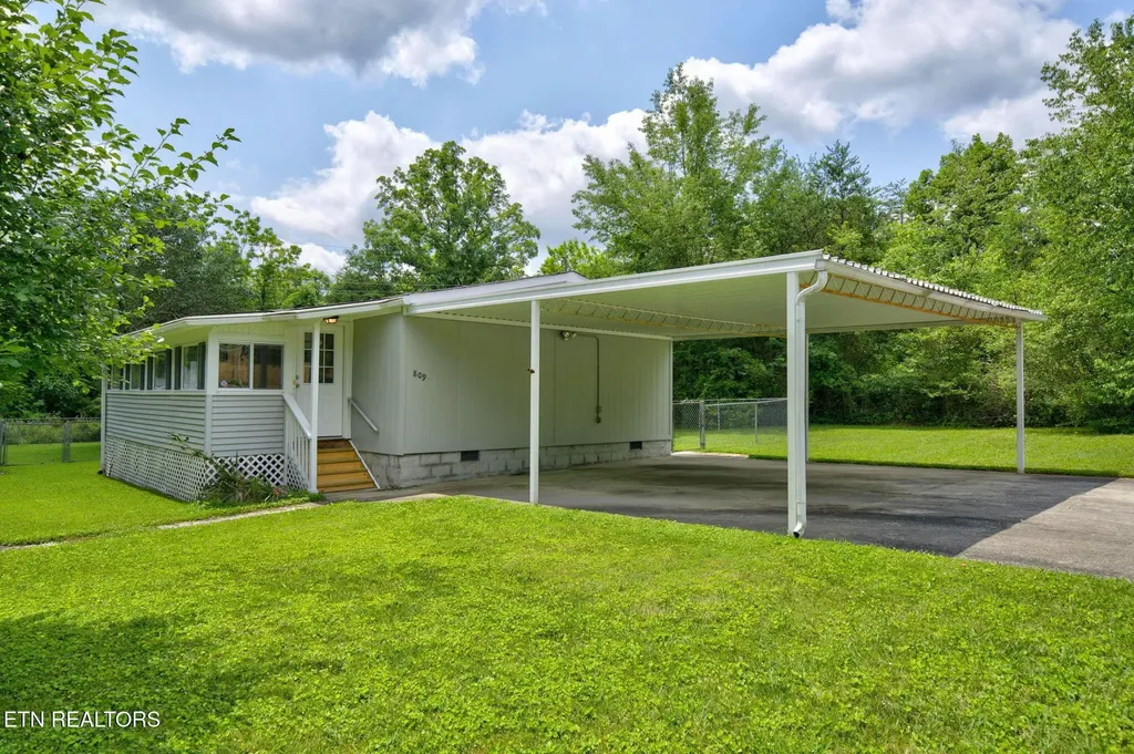 809 Spokane Lane Crossville TN 38572