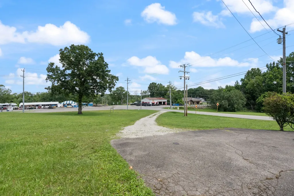 7436 Johnny Crow Road Lyles TN 37098
