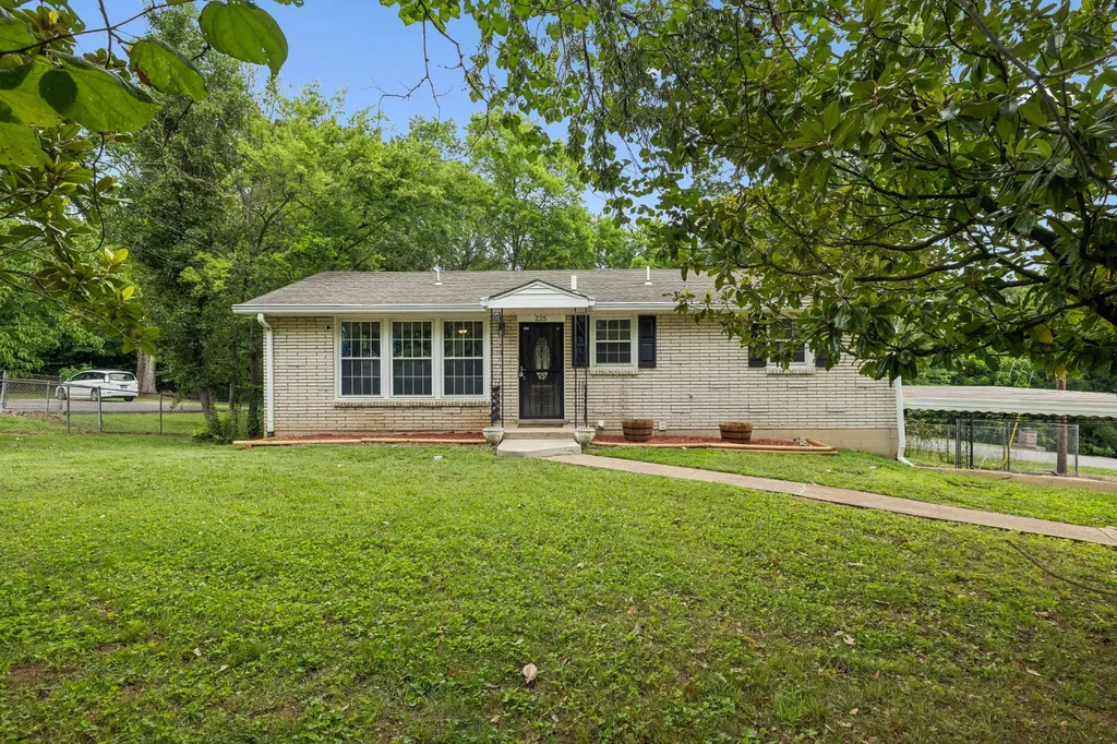 225 Bonnafield Drive Hermitage TN 37076