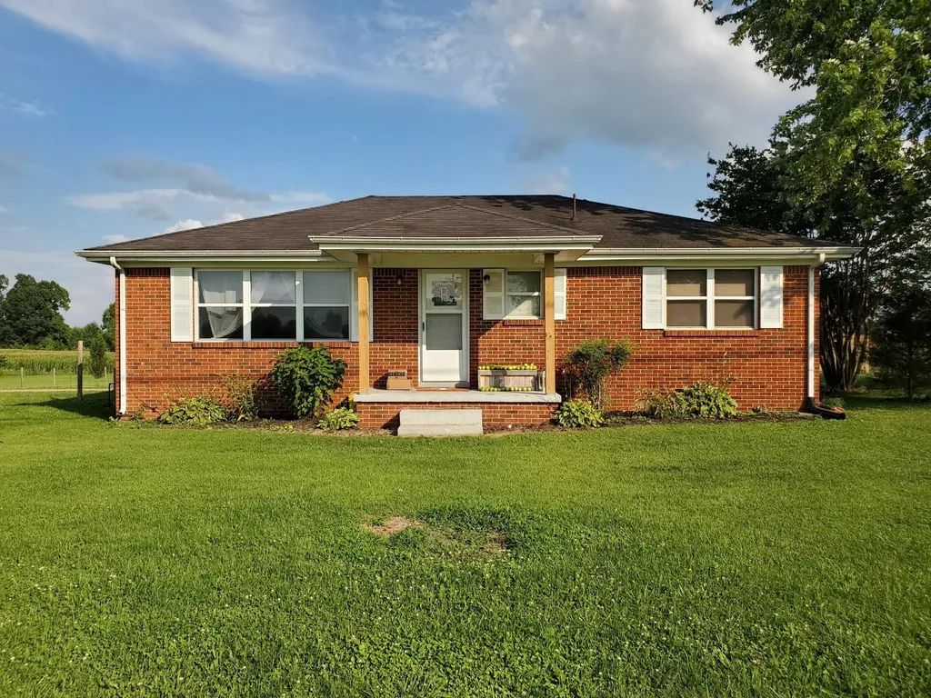 2146 Akersville Road Lafayette TN 37083