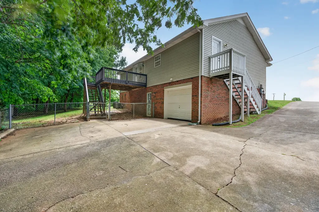 979 Bobcat Drive Clarksville TN 37042