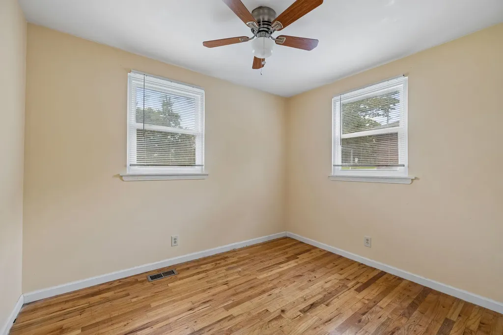 464 E Thompkins Lane Clarksville TN 37043