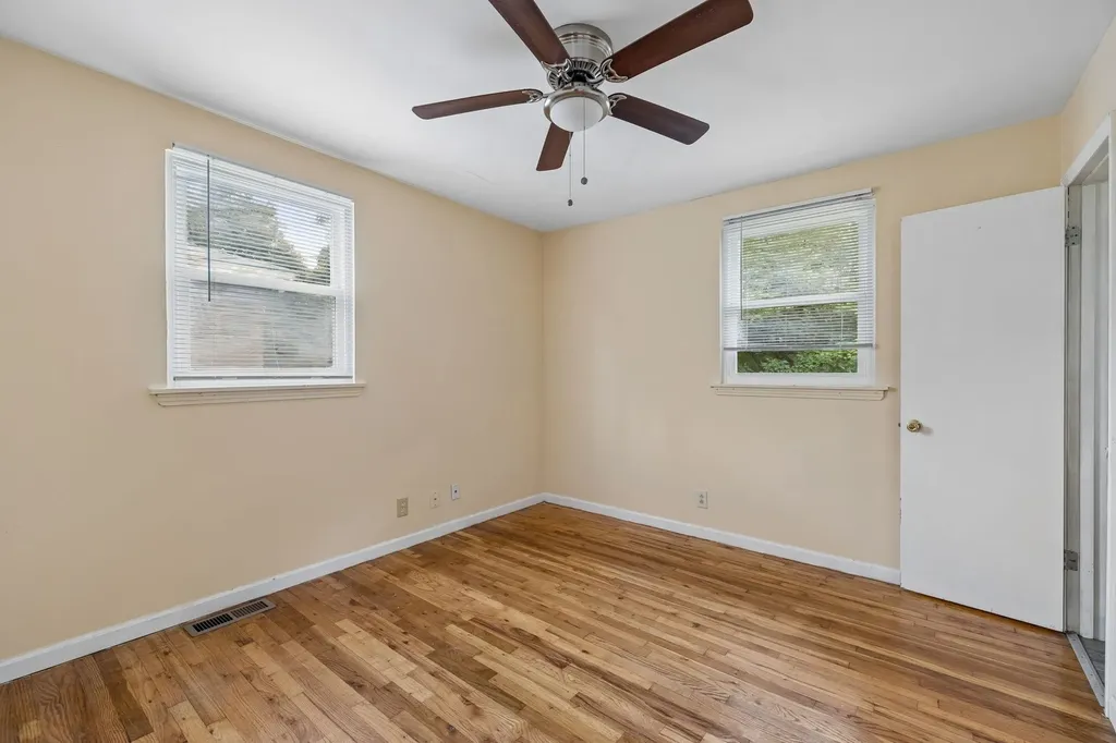 464 E Thompkins Lane Clarksville TN 37043
