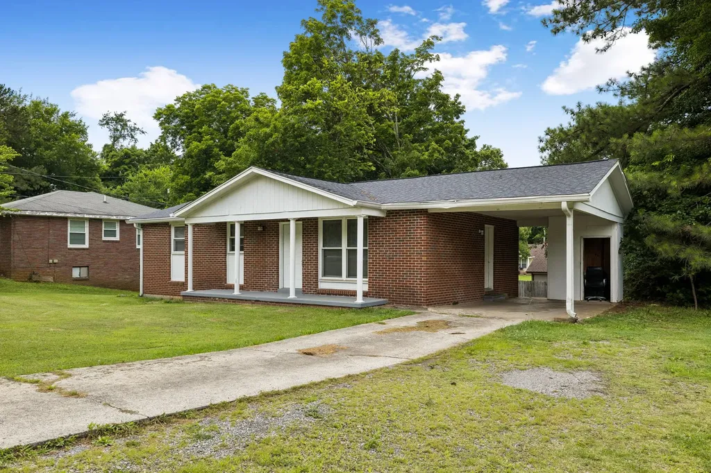 464 E Thompkins Lane Clarksville TN 37043