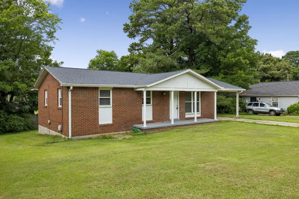 464 E Thompkins Lane Clarksville TN 37043