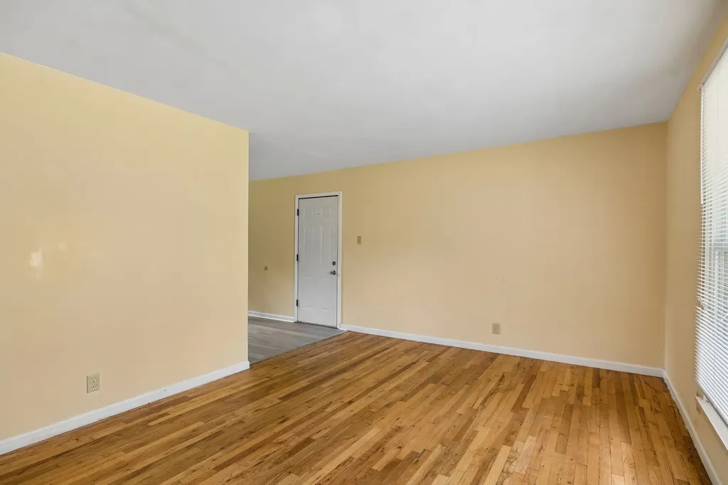464 E Thompkins Lane Clarksville TN 37043