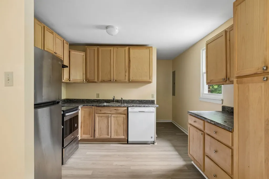 464 E Thompkins Lane Clarksville TN 37043