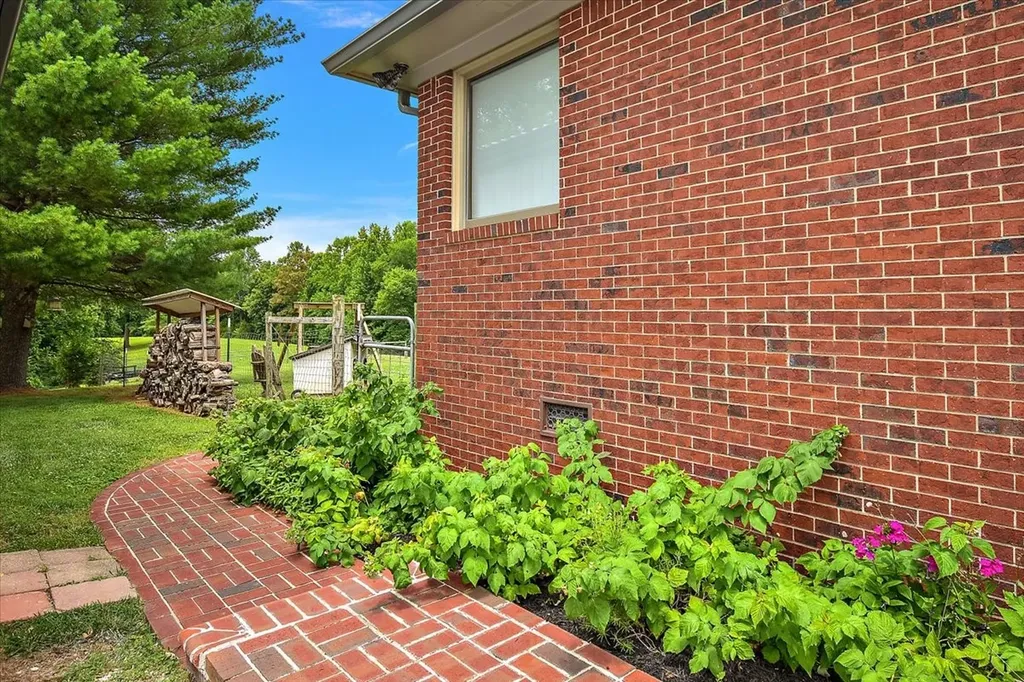 2309 Allen Ferry Road Smithville TN 37166