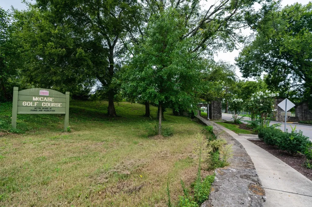 518 Acklen Park Drive Nashville TN 37205