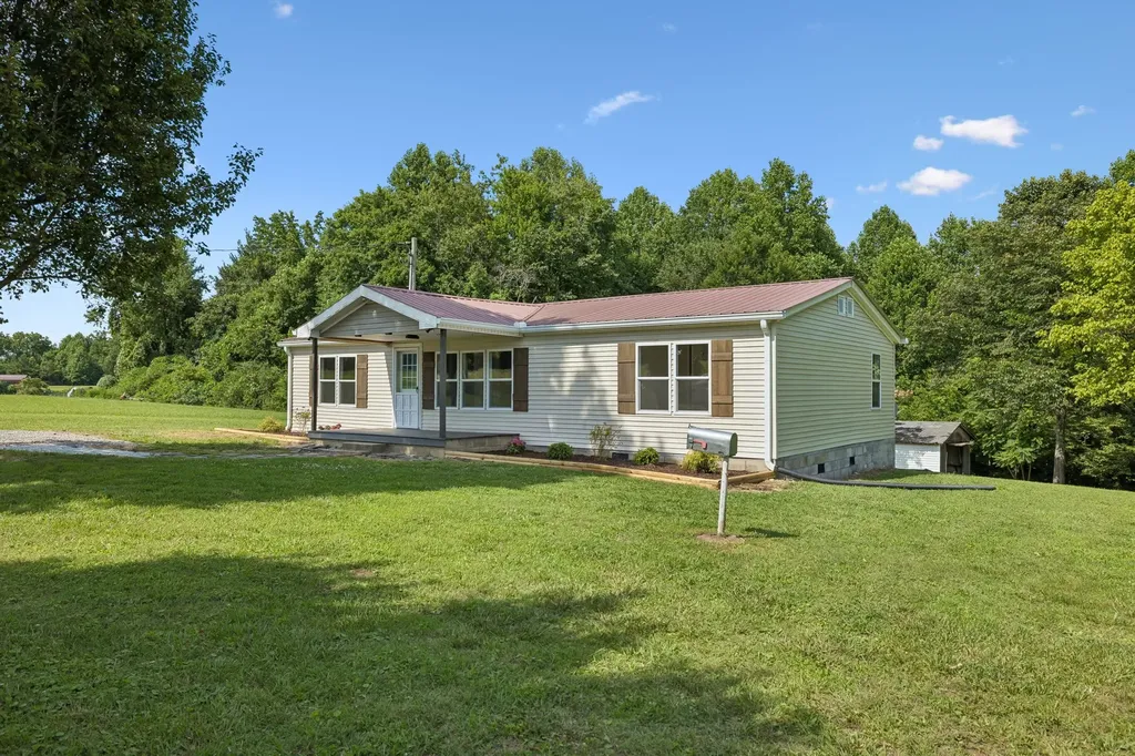 5219 Hancock Road Silver Point TN 38582