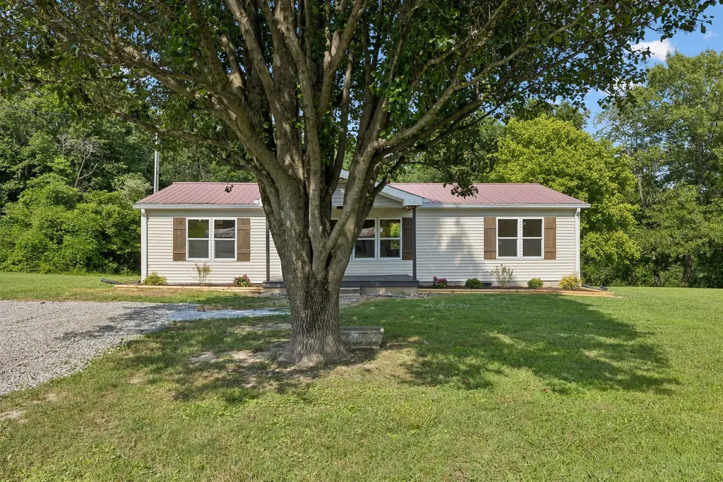 5219 Hancock Road Silver Point TN 38582