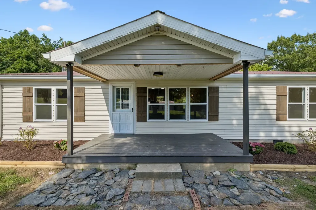 5219 Hancock Road Silver Point TN 38582