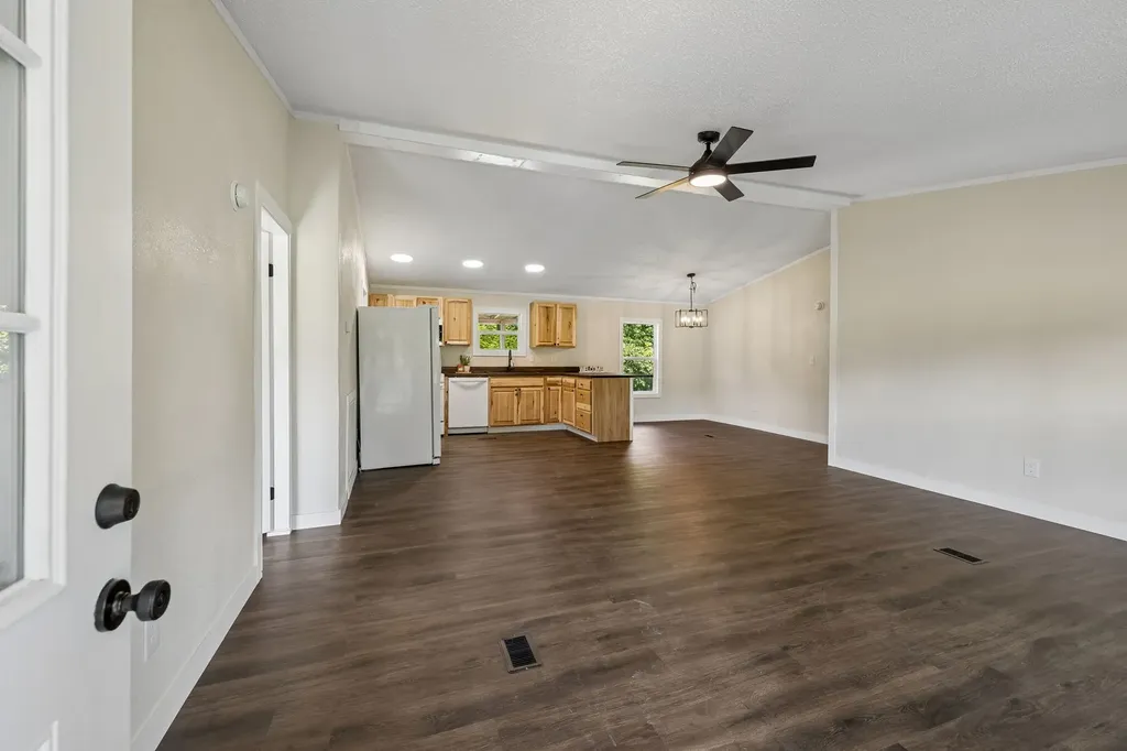 5219 Hancock Road Silver Point TN 38582
