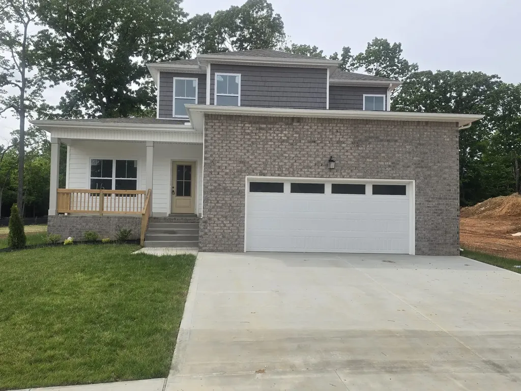 526 N Halfifax Court Clarksville TN 37040