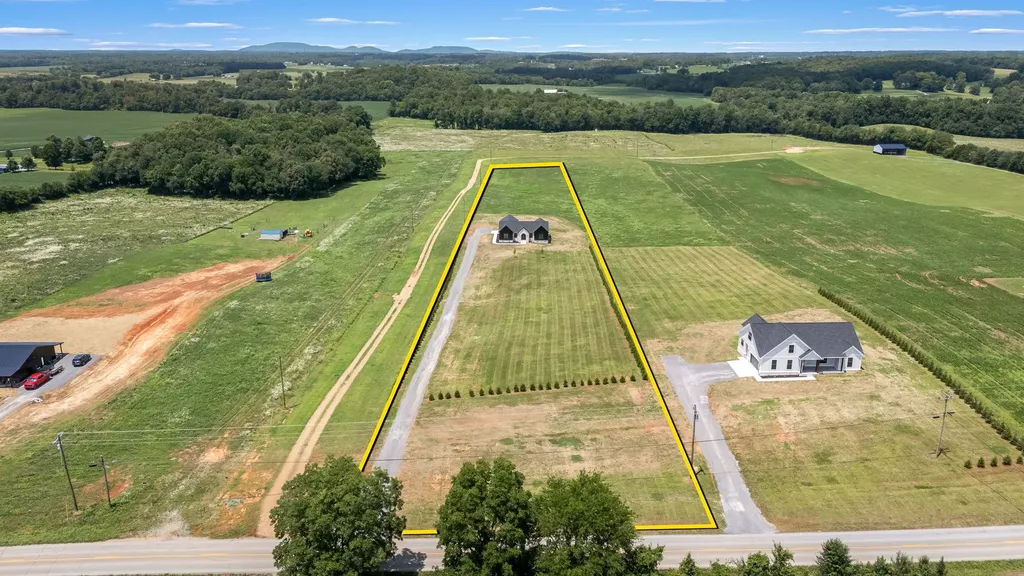 6954 Shebyville Road Morrison TN 37357