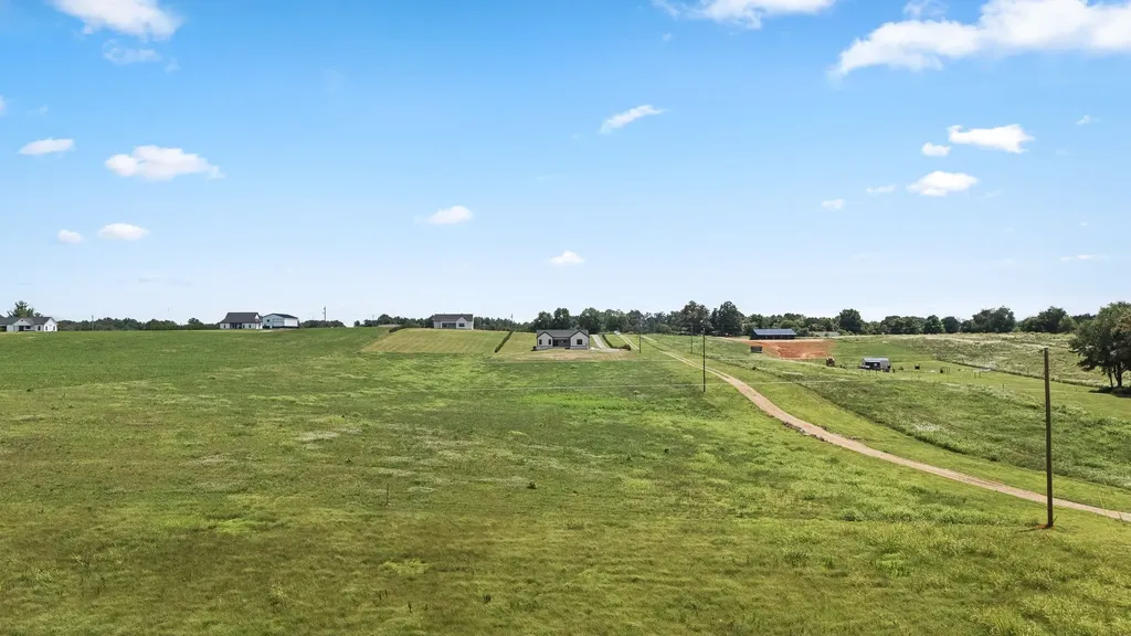 6954 Shebyville Road Morrison TN 37357