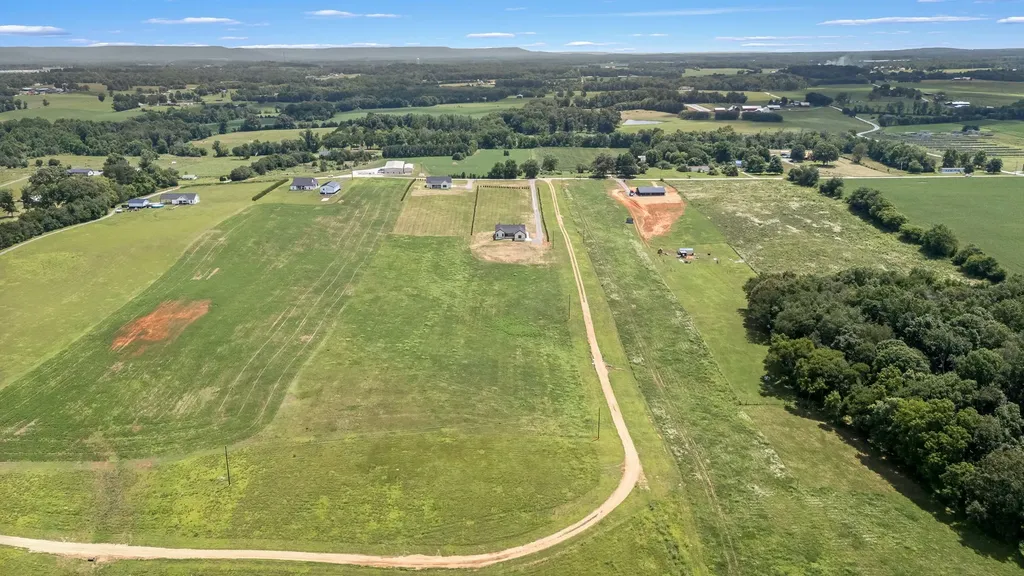 6954 Shebyville Road Morrison TN 37357
