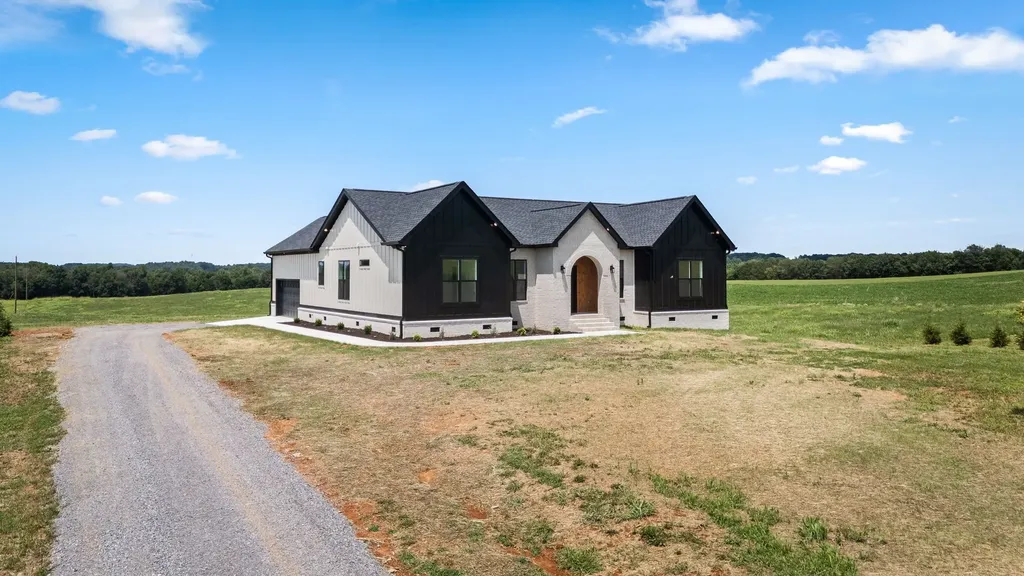 6954 Shebyville Road Morrison TN 37357