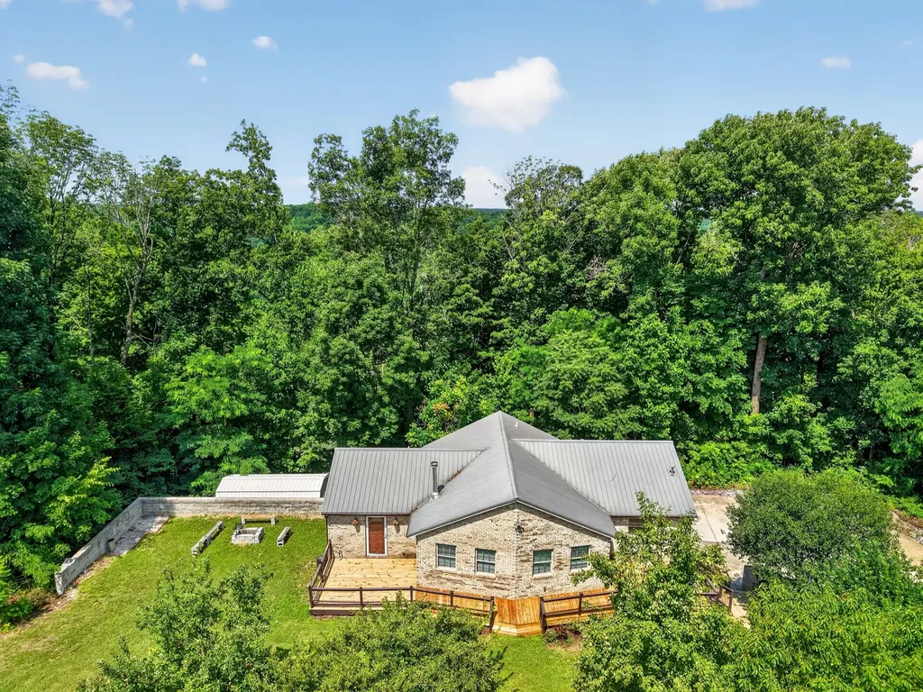 302 Swiper Drive Smithville TN 37166