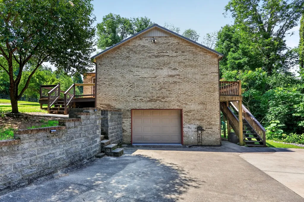 302 Swiper Drive Smithville TN 37166