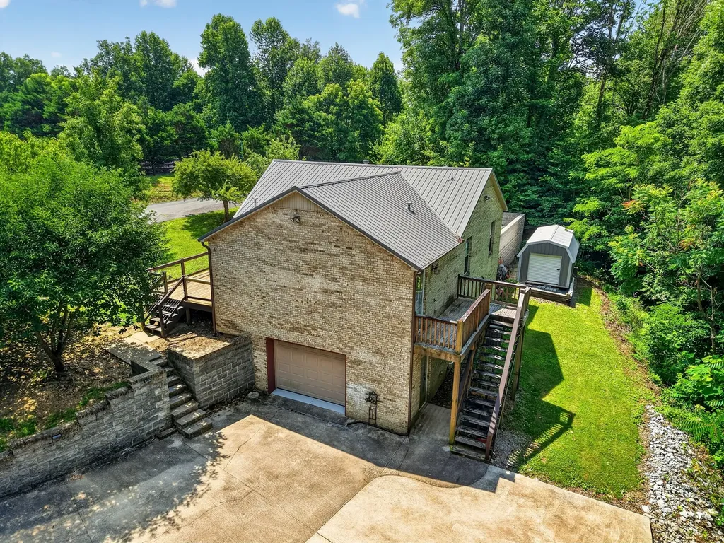 302 Swiper Drive Smithville TN 37166