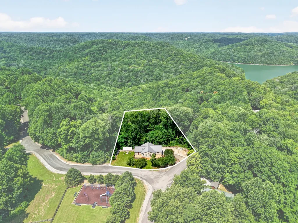 302 Swiper Drive Smithville TN 37166