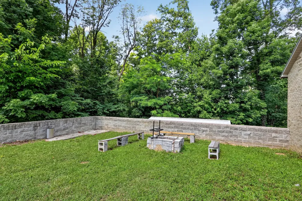 302 Swiper Drive Smithville TN 37166