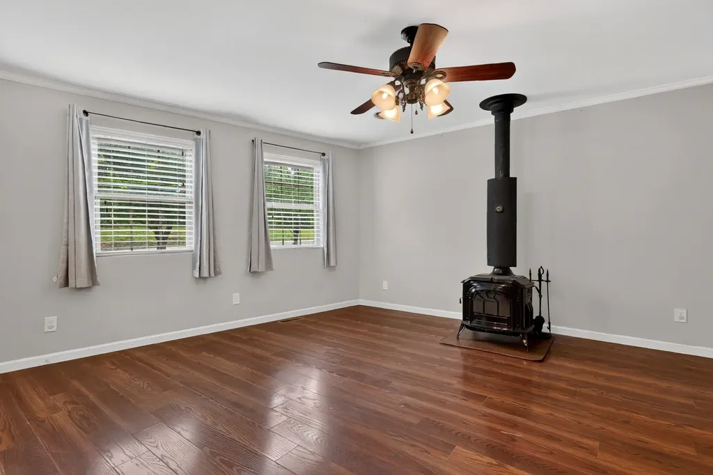 302 Swiper Drive Smithville TN 37166