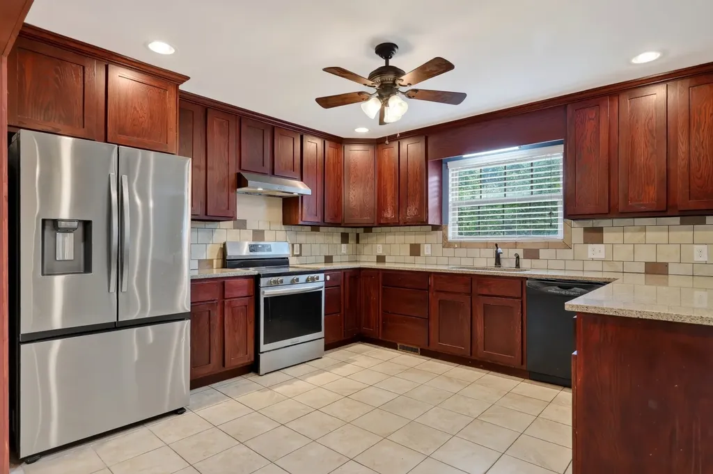302 Swiper Drive Smithville TN 37166