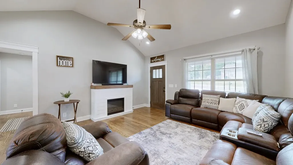 100 Virginia Court Shelbyville TN 37160