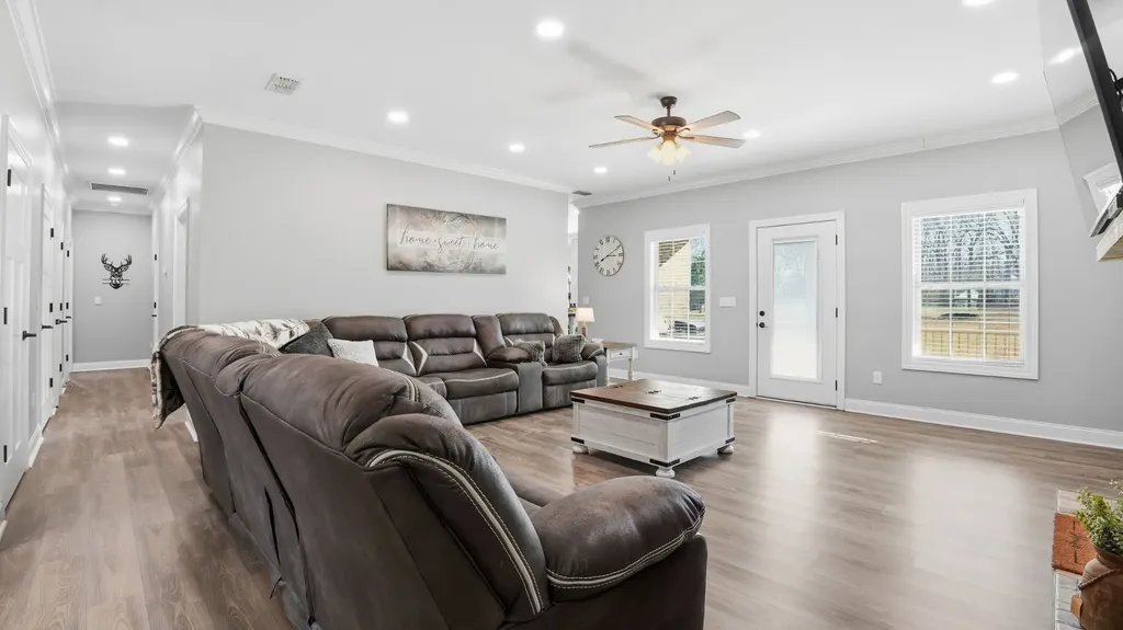 667 Pete Sain Road Manchester TN 37355