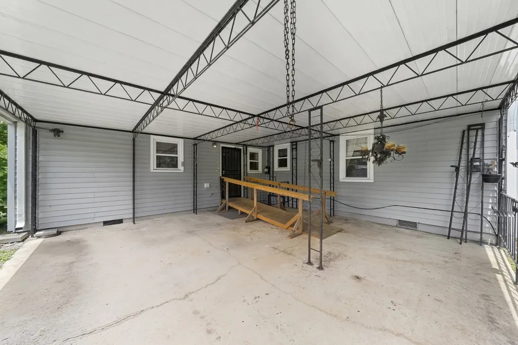 122 Anderson Drive Tullahoma TN 37388