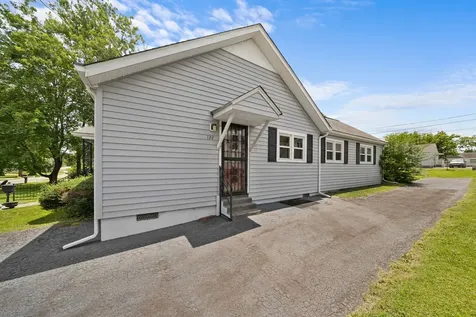 122 Anderson Drive Tullahoma TN 37388