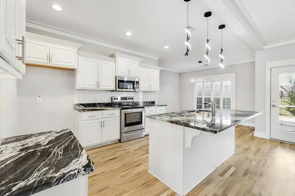 814 Stovers Glen Murfreesboro TN 37128