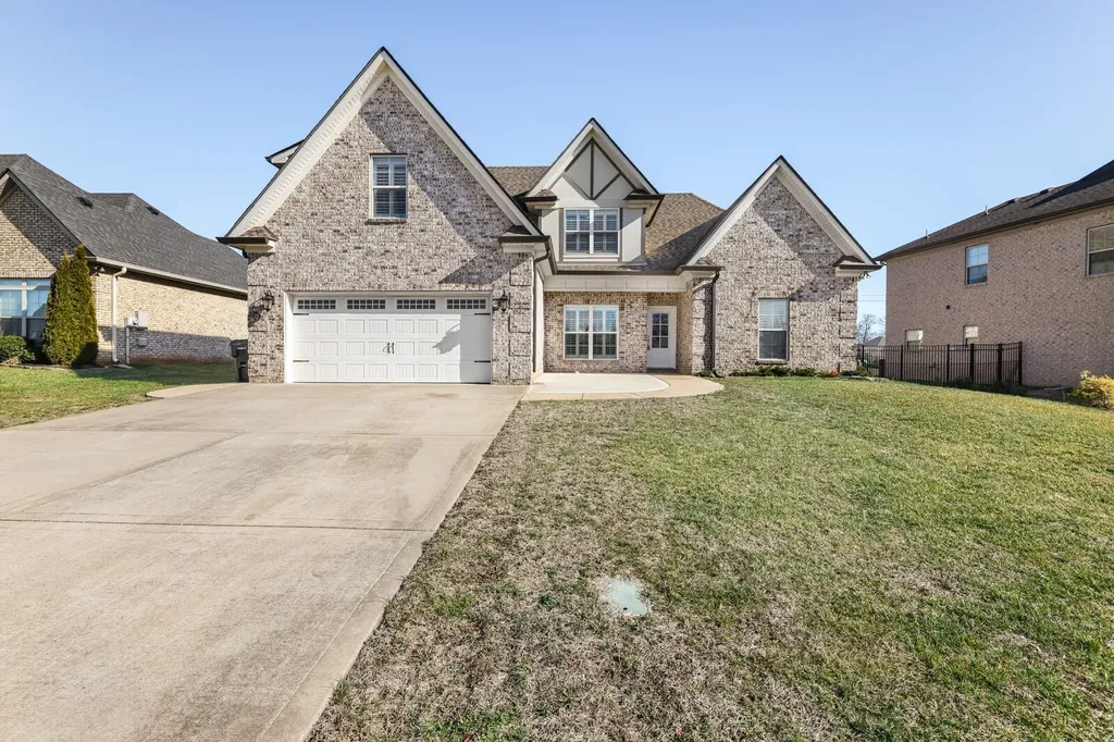 814 Stovers Glen Murfreesboro TN 37128