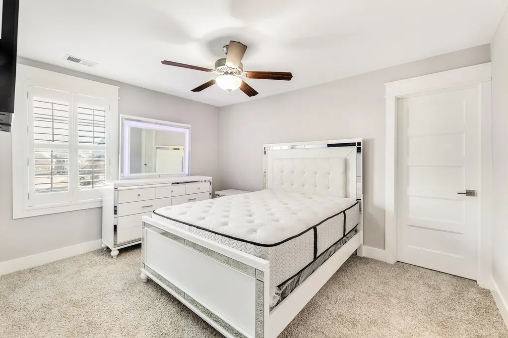 814 Stovers Glen Murfreesboro TN 37128
