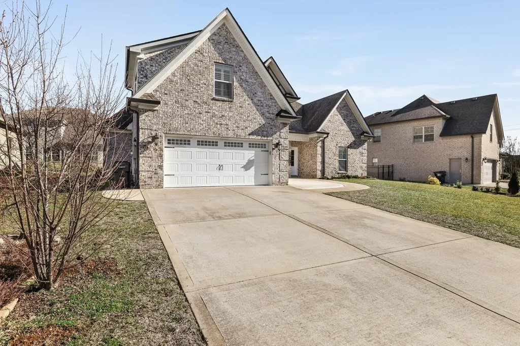 814 Stovers Glen Murfreesboro TN 37128