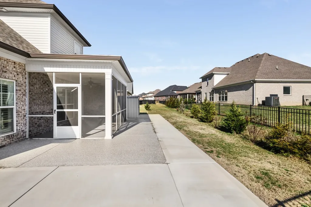 814 Stovers Glen Murfreesboro TN 37128