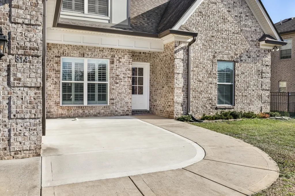 814 Stovers Glen Murfreesboro TN 37128