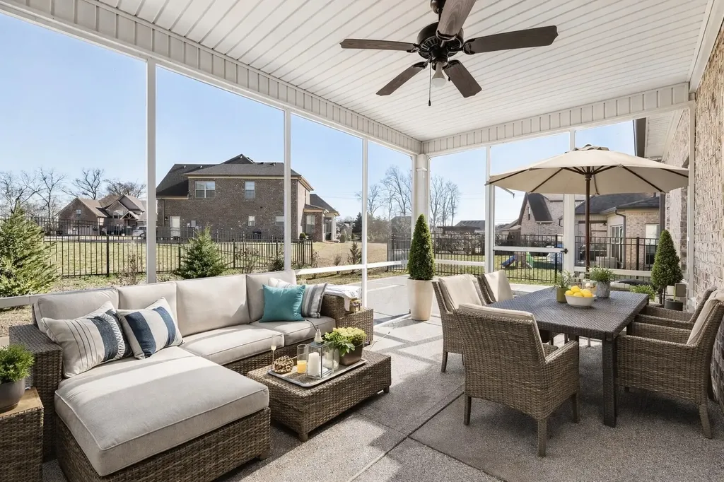 814 Stovers Glen Murfreesboro TN 37128